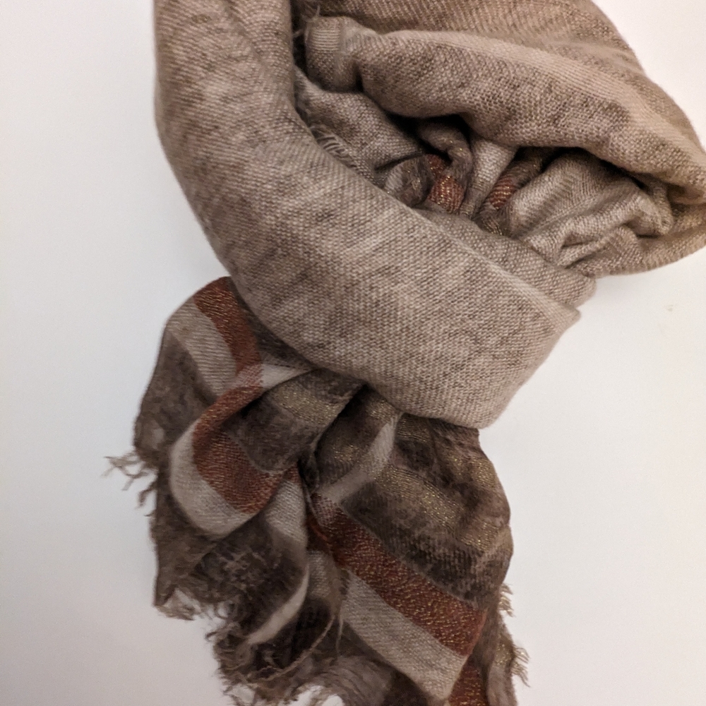 Scarf/Wrap - Picture 4 of 7